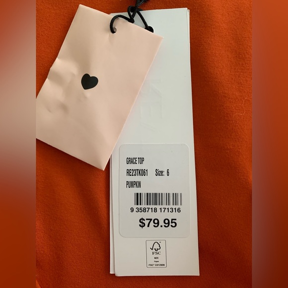 ✨Host Pick✨ Review Grace Top Size 6 - Picture 5 of 5